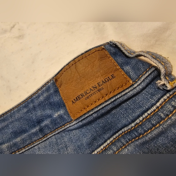 American Eagle Skinny Bermuda Denim Shorts - Size 16 - Picture 3 of 6
